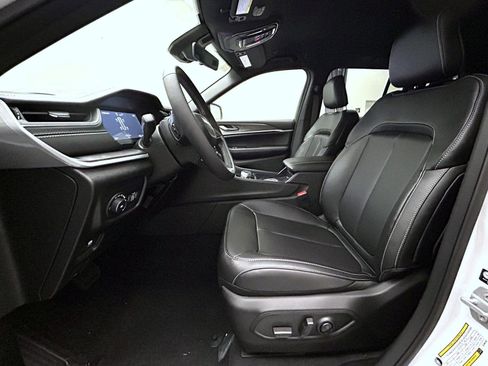 New 2025 Jeep Grand Cherokee Limited image 10