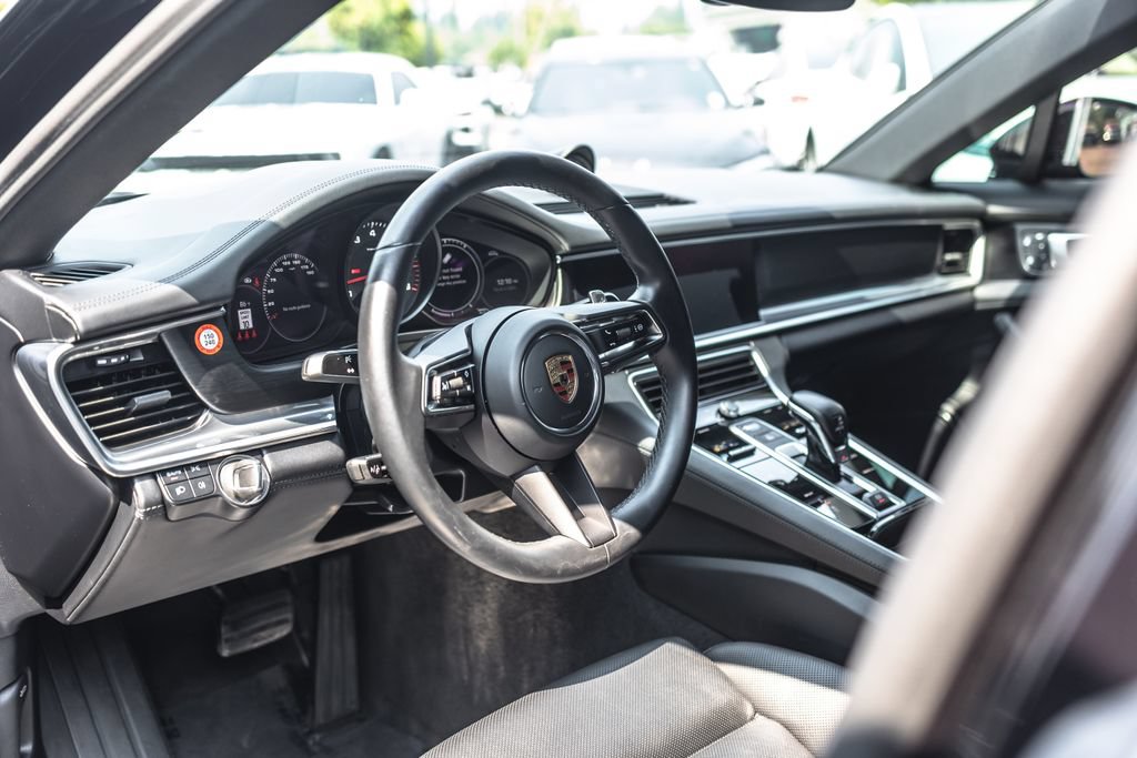 Used 2023 Porsche Panamera 4 Platinum Edition AWD/4WD image 10