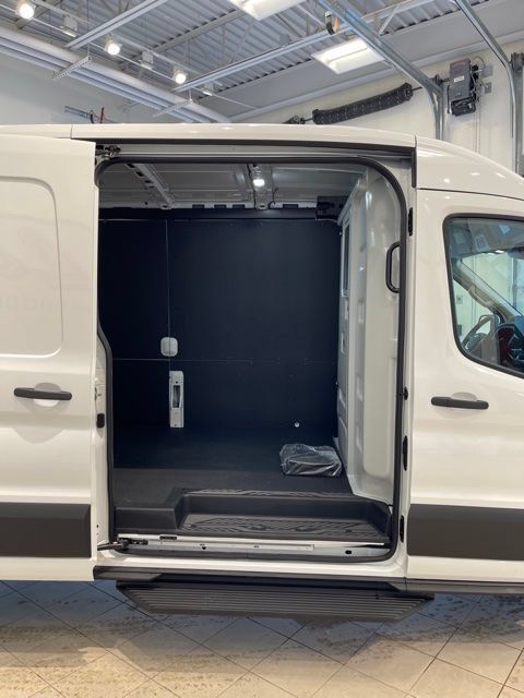 Used 2023 Ford E-Transit Medium Roof w/ Interior Upgrade Package RWD image 12