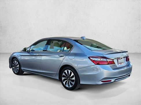 Used 2017 Honda Accord EX-L image 6