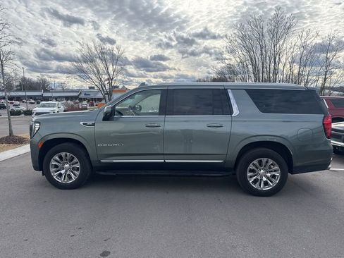 Used 2023 GMC Yukon XL Denali image 12