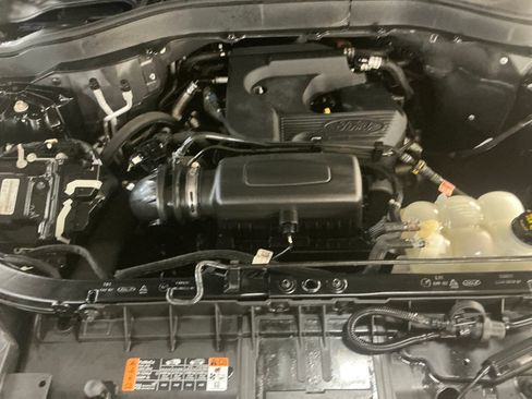 Used 2020 Ford Explorer XLT w/ Equipment Group 202A AWD/4WD image 10