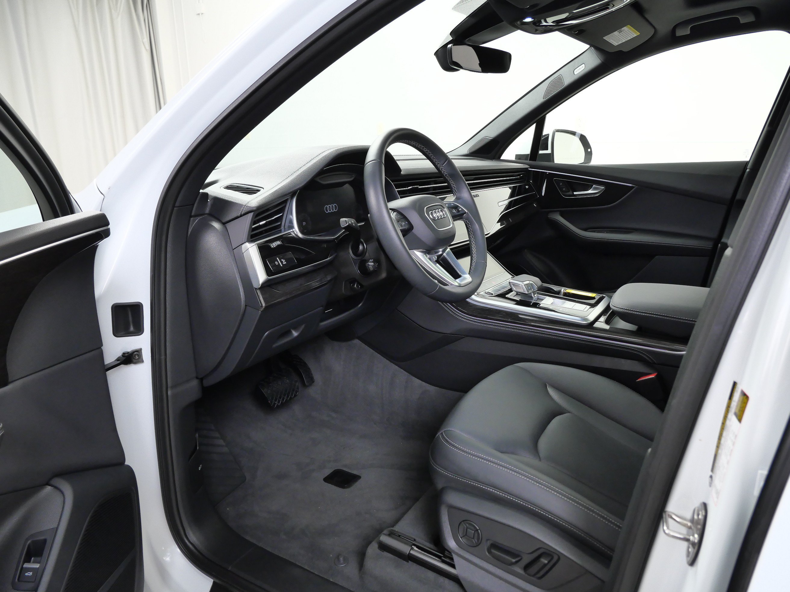 Used 2026 Audi Q7 3.0T Premium Plus w/ Premium Plus Package AWD/4WD image 14