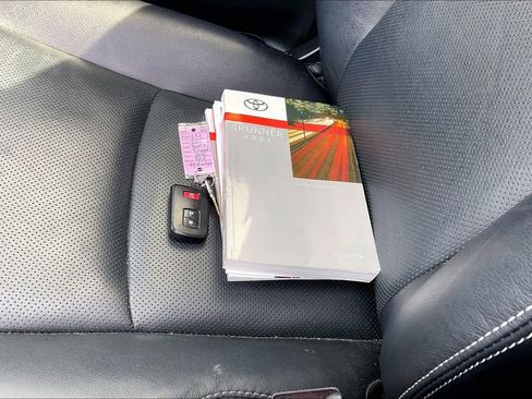 Used 2021 Toyota 4Runner Limited AWD/4WD image 10