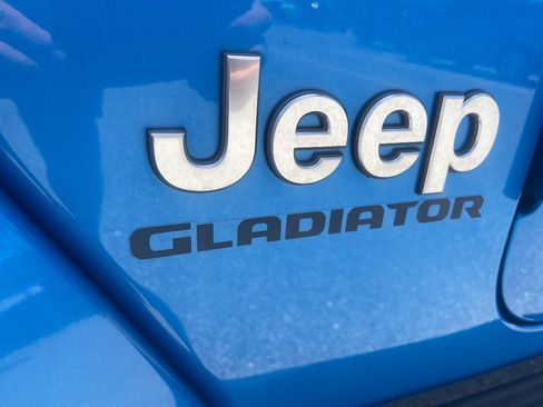 Used 2022 Jeep Gladiator Overland w/ Popular Equipment Package AWD/4WD image 13