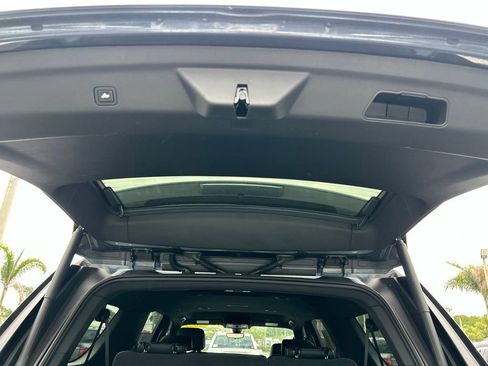 Used 2021 Chevrolet Suburban High Country RWD image 50