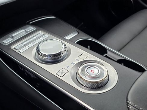 Used 2025 Genesis GV70 2.5T image 22