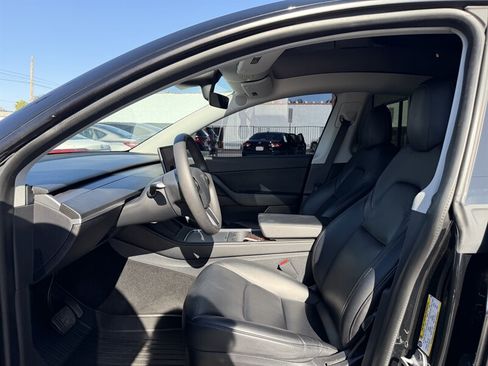 Used 2021 Tesla Model Y Long Range AWD/4WD image 9