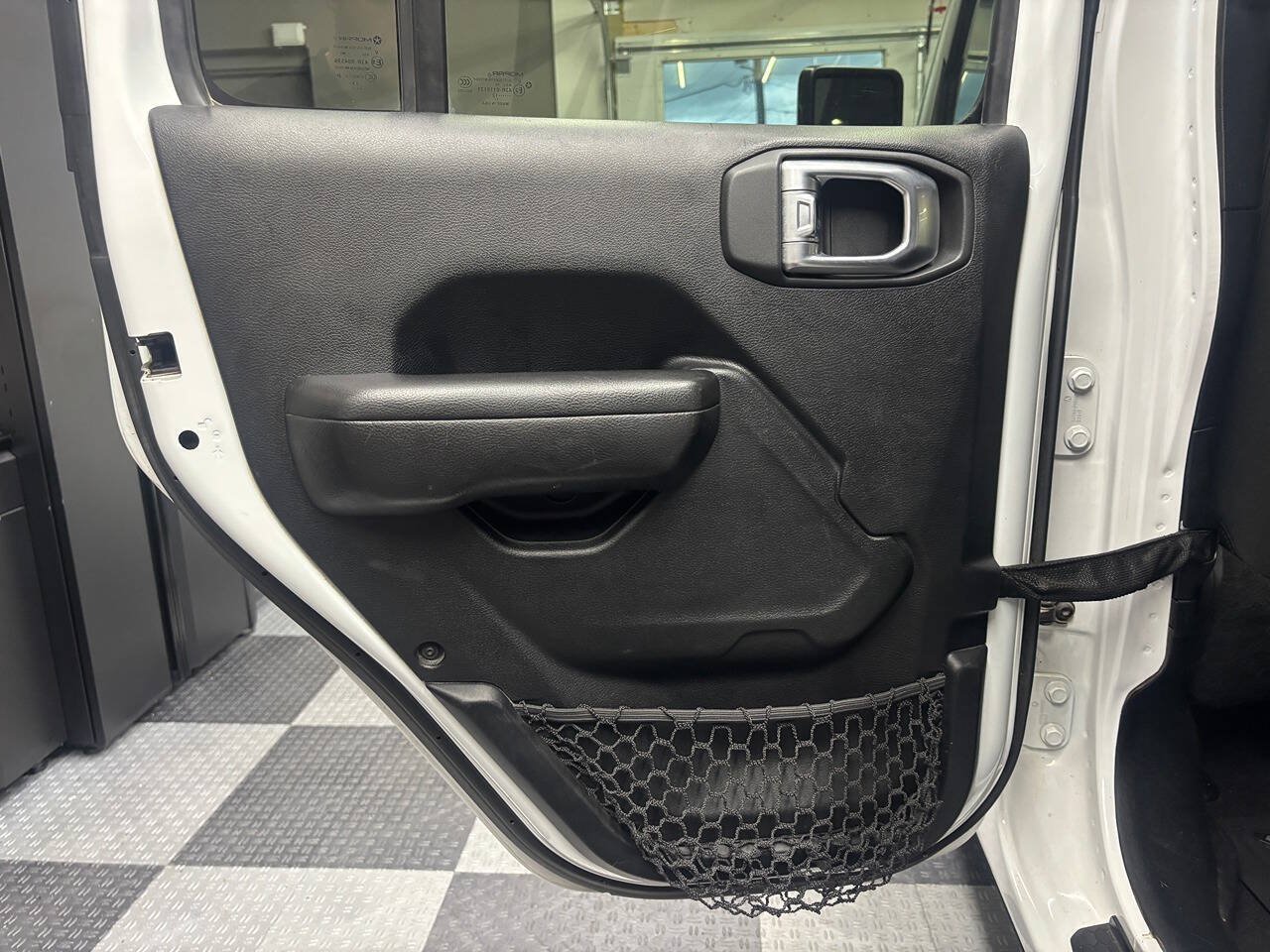 Used 2018 Jeep Wrangler Unlimited Sport S AWD/4WD image 16