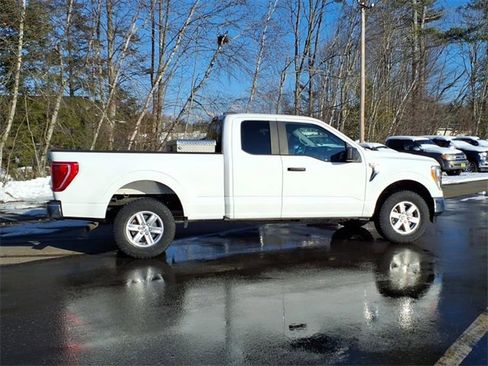 Used 2021 Ford F150 XLT image 4