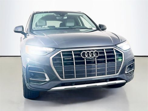 Used 2021 Audi Q5 Prestige w/ Prestige Package image 2