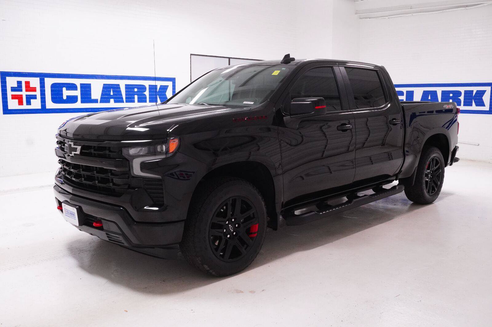 Used 2023 Chevrolet Silverado 1500 RST w/ Redline Edition AWD/4WD image 31
