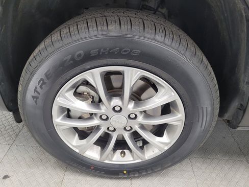 Used 2020 Jeep Cherokee Latitude Plus w/ Cold Weather Group image 31