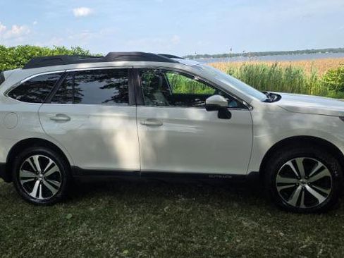 Used 2018 Subaru Outback 2.5i Limited image 26