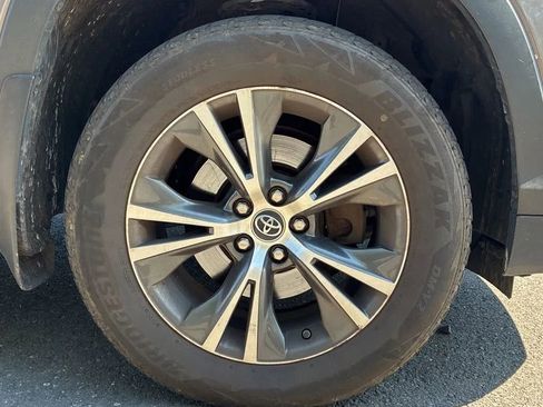 Used 2016 Toyota Highlander XLE AWD/4WD image 20