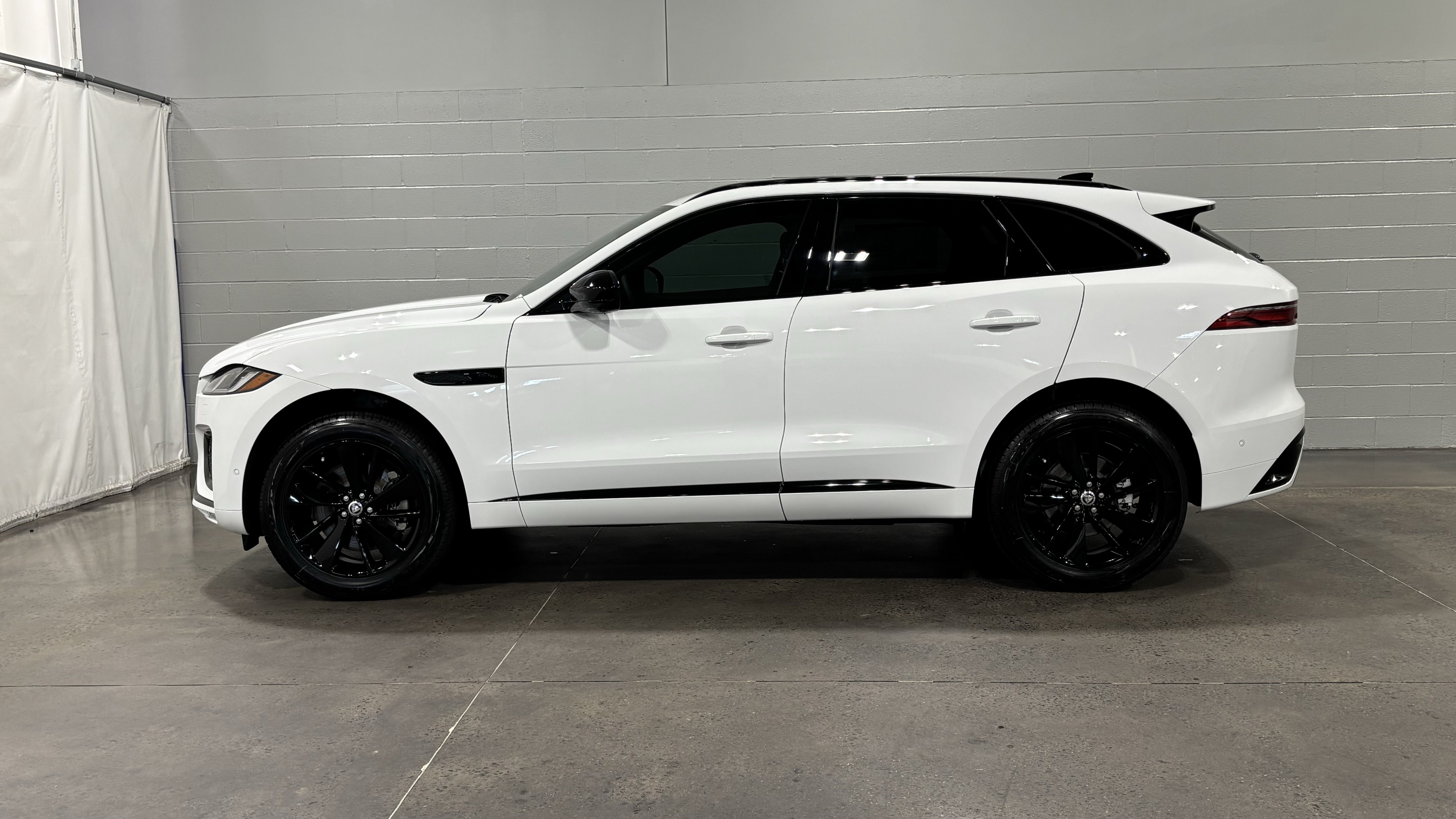 New 2026 Jaguar F-PACE R-Dynamic S AWD/4WD image 7