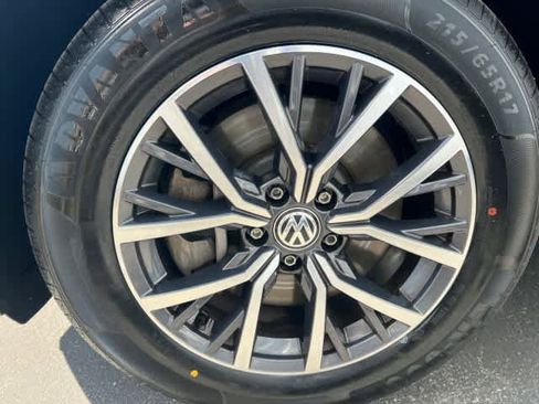 Used 2021 Volkswagen Tiguan S FWD image 10