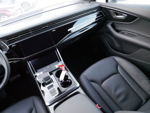 Used 2025 Audi Q7 3.0T Premium Plus image 11