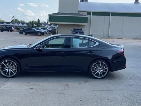 Used 2025 Genesis G70 2.5T RWD image 5