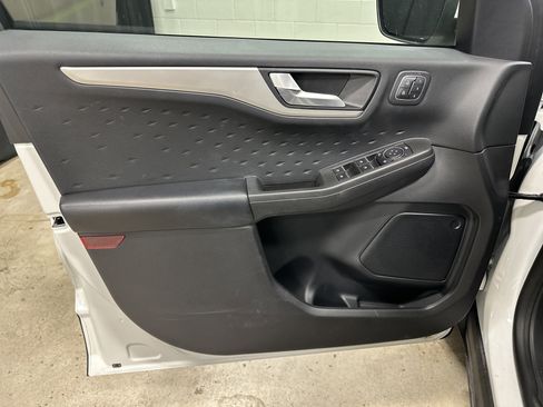 Used 2020 Ford Escape SEL image 14