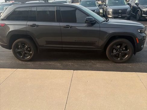 Used 2023 Jeep Grand Cherokee Altitude AWD/4WD image 1