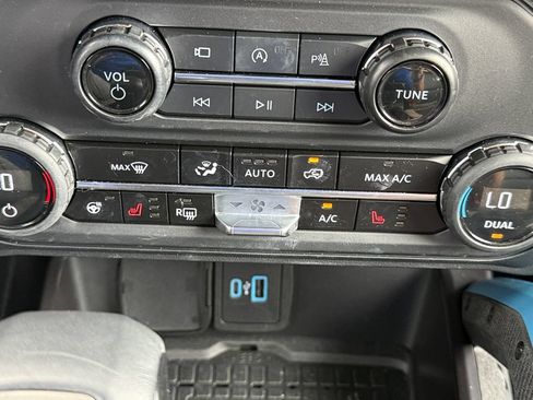 Used 2024 Ford Bronco Wildtrak AWD/4WD image 29