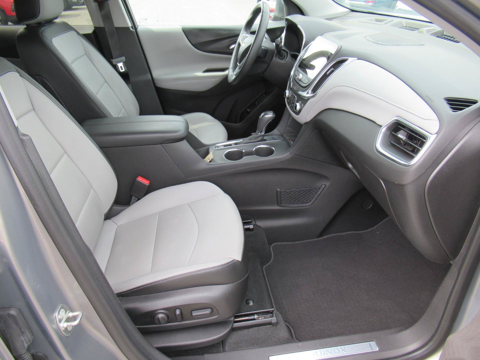 Used 2018 Chevrolet Equinox Premier FWD image 10