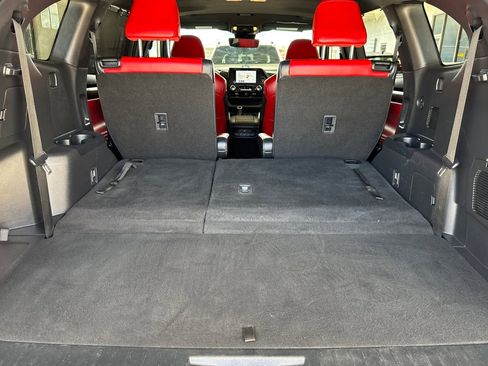 Used 2023 Toyota Highlander XSE AWD/4WD image 16