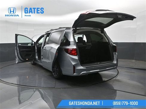 New 2026 Honda Odyssey Touring image 62