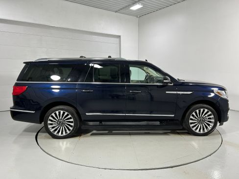Used 2021 Lincoln Navigator L Reserve w/ Luxury Package image 38