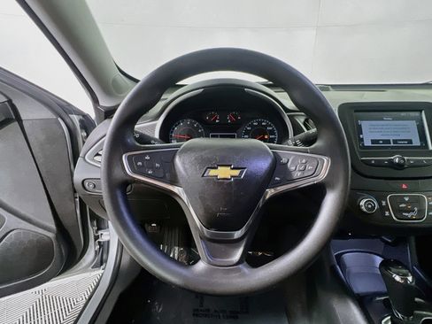 Used 2018 Chevrolet Malibu LS FWD image 18
