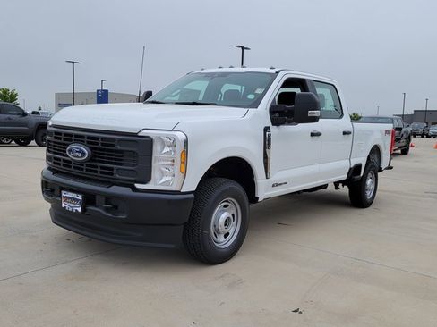 New 2025 Ford F250 XL w/ FX4 Off-Road Package image 7