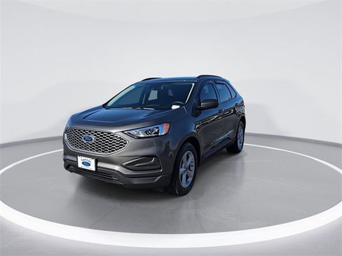 Used 2024 Ford Edge SE image 4