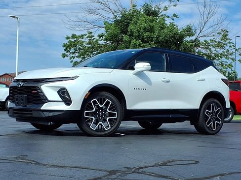 Used 2023 Chevrolet Blazer RS AWD/4WD image 2