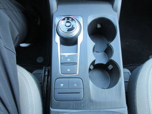 Used 2020 Ford Escape SE image 29