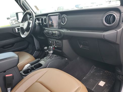 Used 2021 Jeep Gladiator Overland w/ Popular Equipment Package image 17