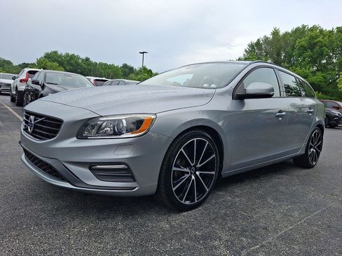 Used 2018 Volvo V60 T5 Dynamic w/ Vision Package AWD/4WD image 3