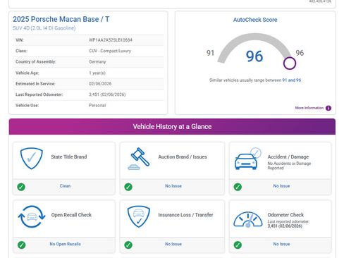 Certified 2025 Porsche Macan AWD/4WD image 29