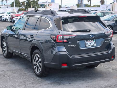 Used 2023 Subaru Outback Premium w/ Popular Package #1 AWD/4WD image 5