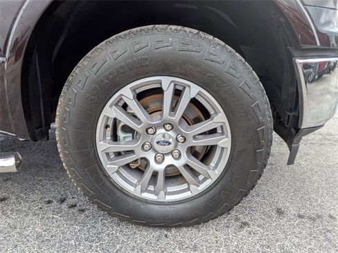 Used 2019 Ford F150 Lariat image 10