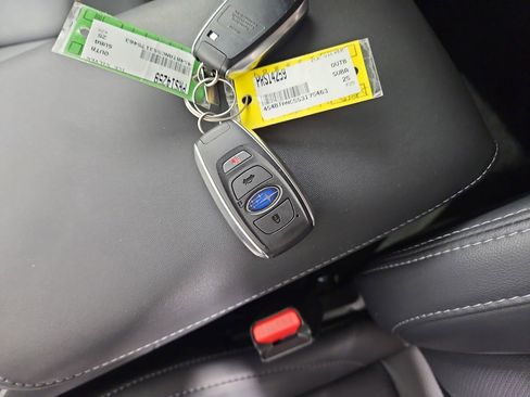 Certified 2025 Subaru Outback Limited image 31