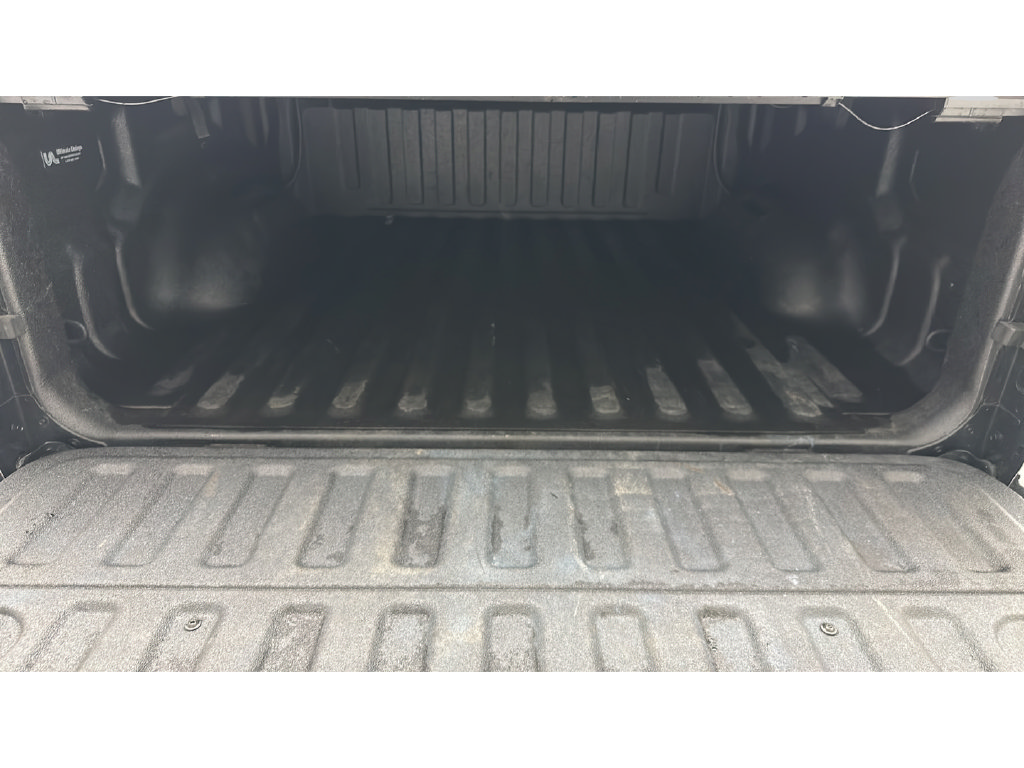 Used 2020 RAM 1500 Laramie w/ Sport Appearance Package AWD/4WD image 10