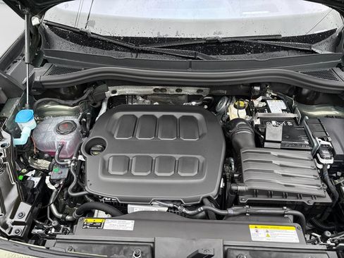 New 2026 Volkswagen Tiguan SEL R-Line AWD/4WD image 15