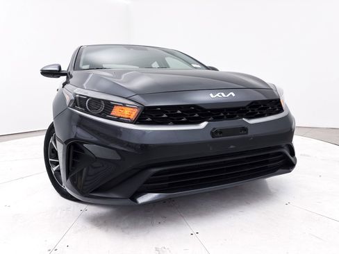 Used 2024 Kia Forte LXS w/ LXS Technology Package image 5