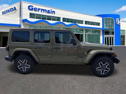 Used 2026 Jeep Wrangler Unlimited Sahara AWD/4WD image 4
