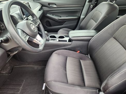 Used 2024 Nissan Altima 2.5 SV image 9