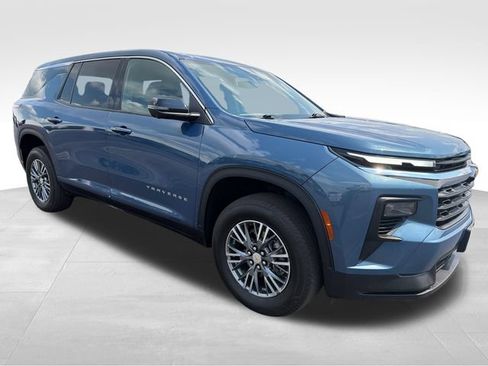 Used 2024 Chevrolet Traverse LS FWD image 9