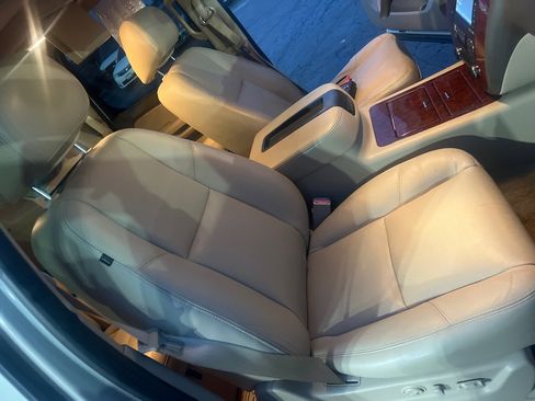 Used 2014 Chevrolet Tahoe LTZ image 24