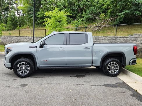 Used 2024 GMC Sierra 1500 AT4 w/ AT4 Carbonpro Edition AWD/4WD image 6