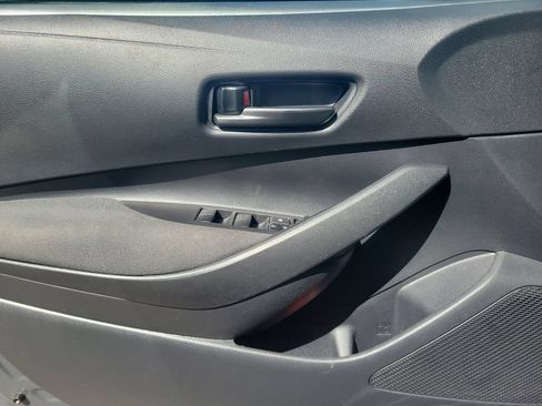 Used 2025 Toyota Corolla LE FWD image 22